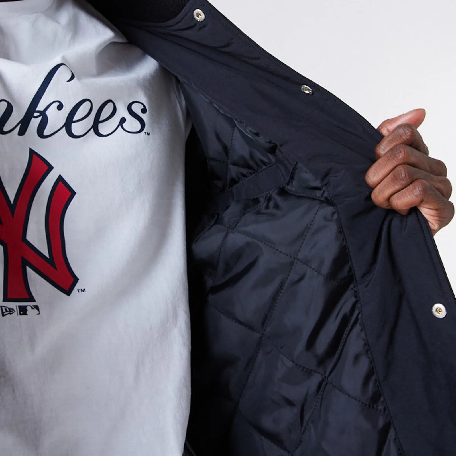 New Era Mens New York Yankees MLB Team Logo Bomber Jacket - Black