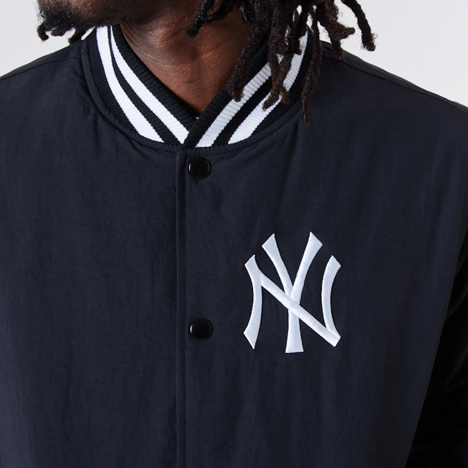 New Era Mens New York Yankees MLB Team Logo Bomber Jacket - Black