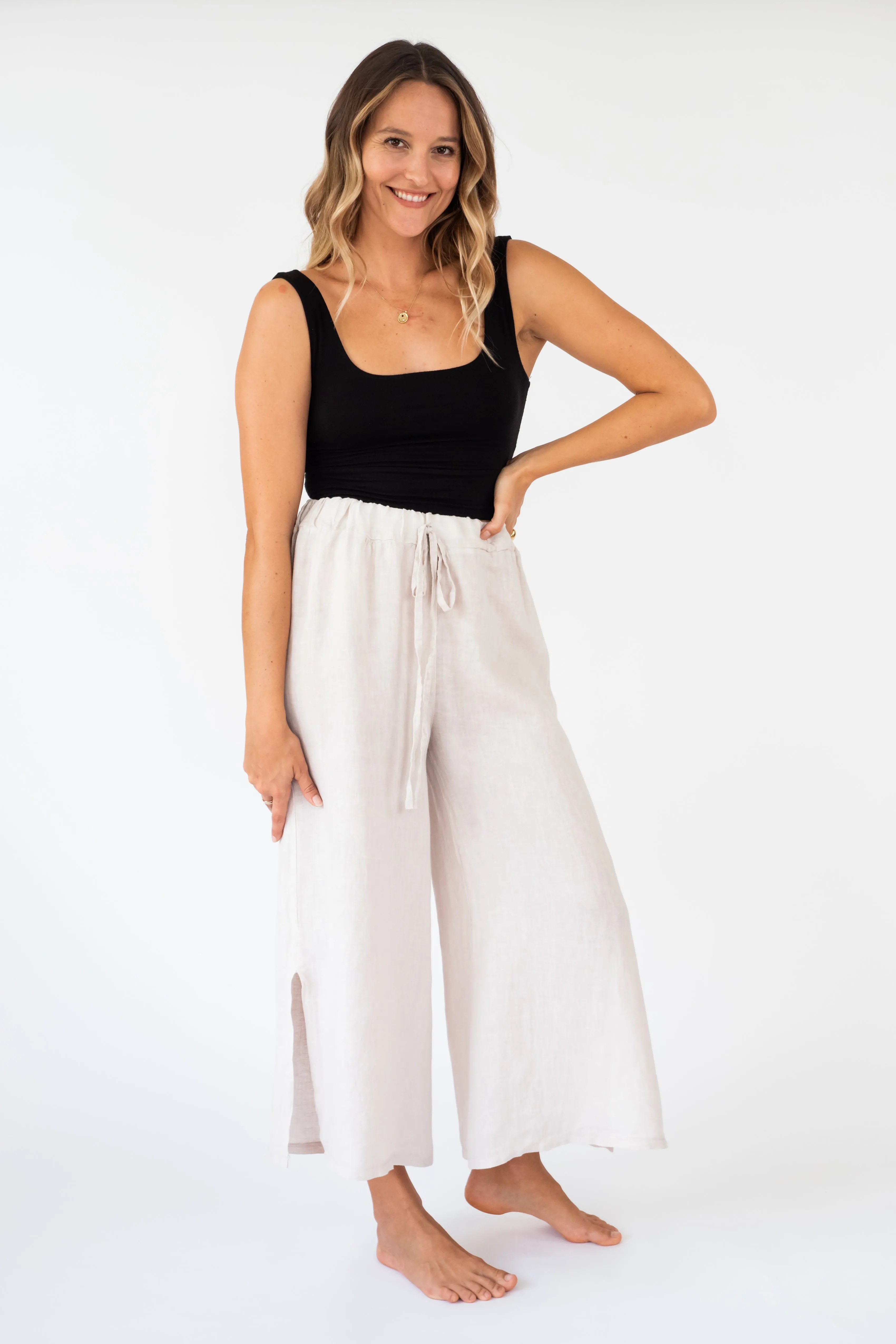 the KAHAKAI  Italian Linen cropped pants